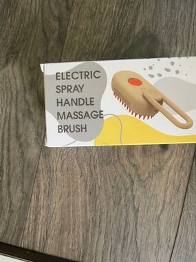 Electric Spray Handle Massage Brush - Beige and Red